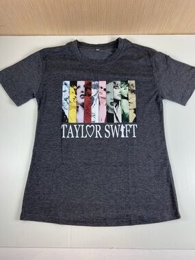 Taylor Swift Graphic Tee Gray Short Sleeve Shirt Size Small